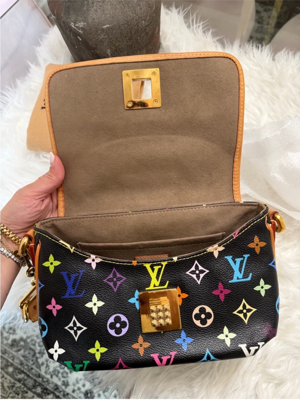 Authentic✨Louis Vuitton Murakami Multicolore
Patti Noir Black Shoulder Bag✨ - Picture 5 of 13